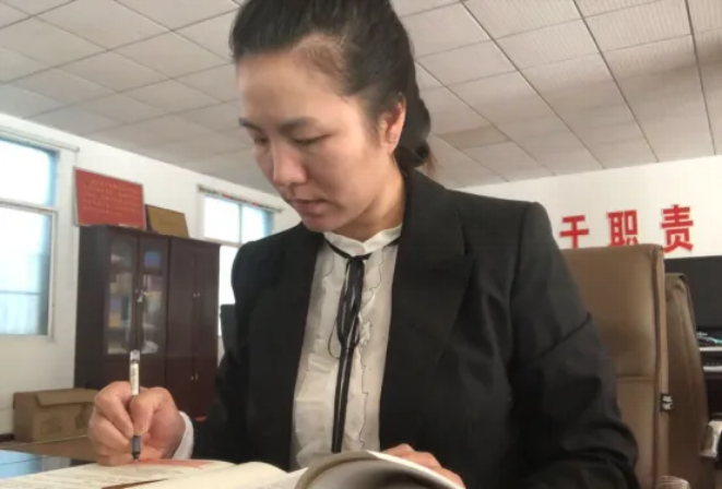 Screenshot 2026-05-24 at 11-36-06 退役女兵靠一株青菜，年卖3个亿！.png
